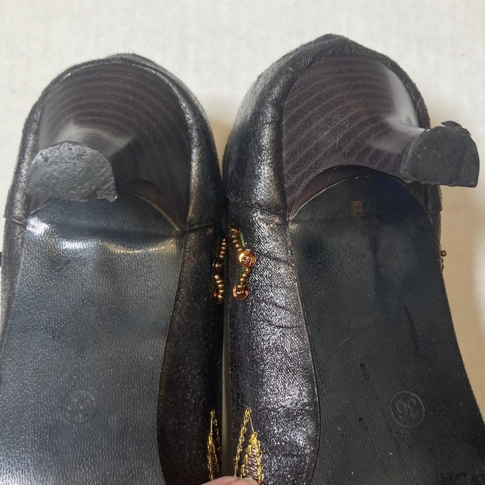 Project Vintage XINNISI Black Gold Bronze Embroidered Beaded Kitten Heels Sz 36 - Picture 7 of 13